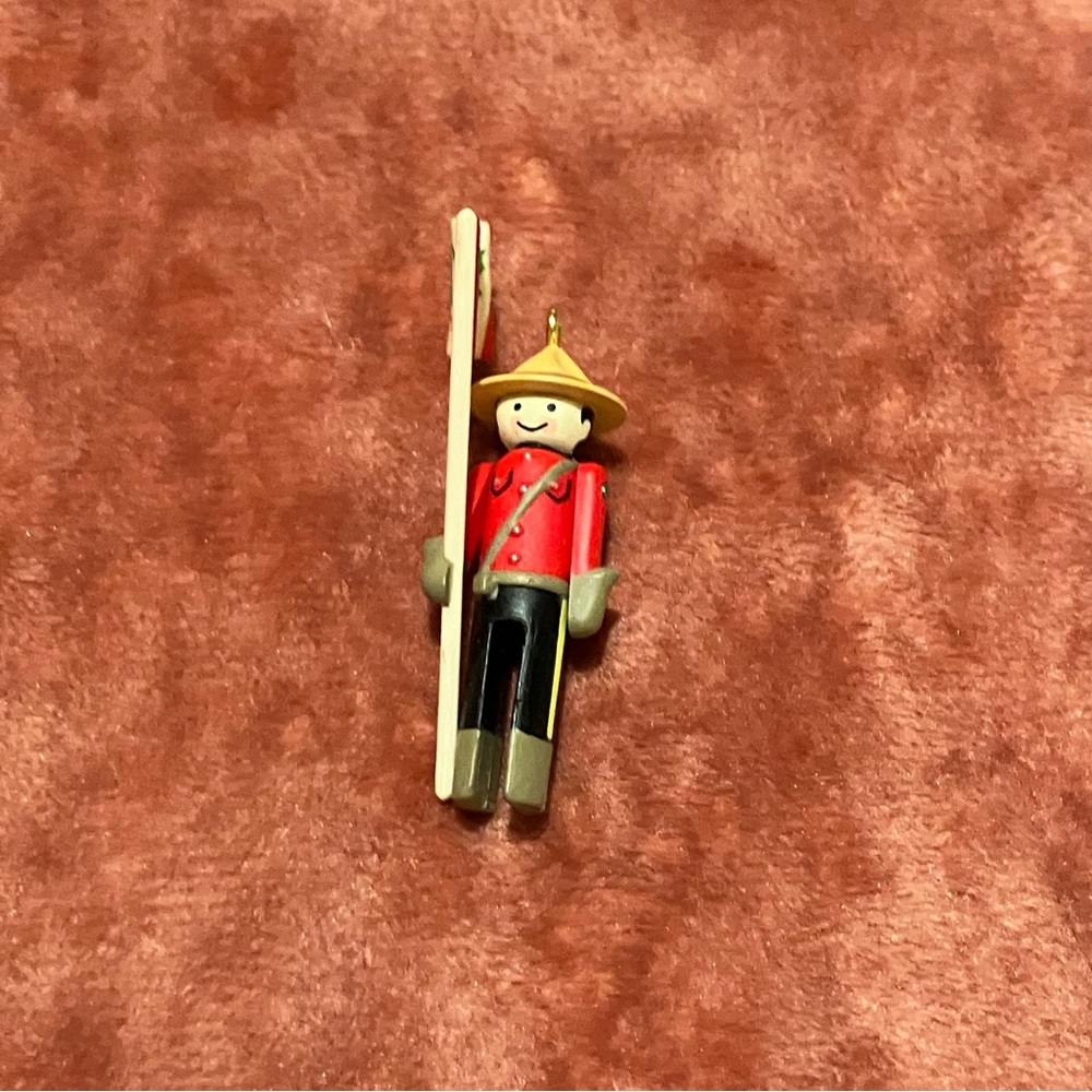 Vintage Hallmark Keepsake Clothespin Soldier Miniature Holiday Ornament